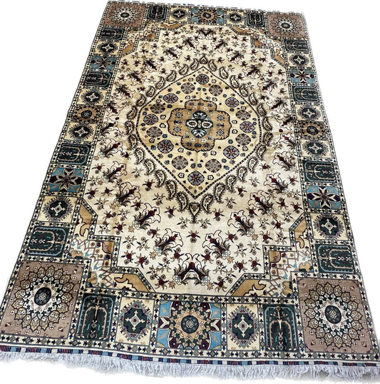 13'9'' x 9'10'' Fine Afghan Handmade Wool Rug