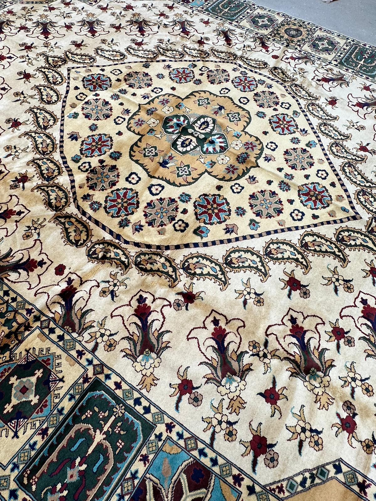 13'9'' x 9'10'' Fine Afghan Handmade Wool Rug