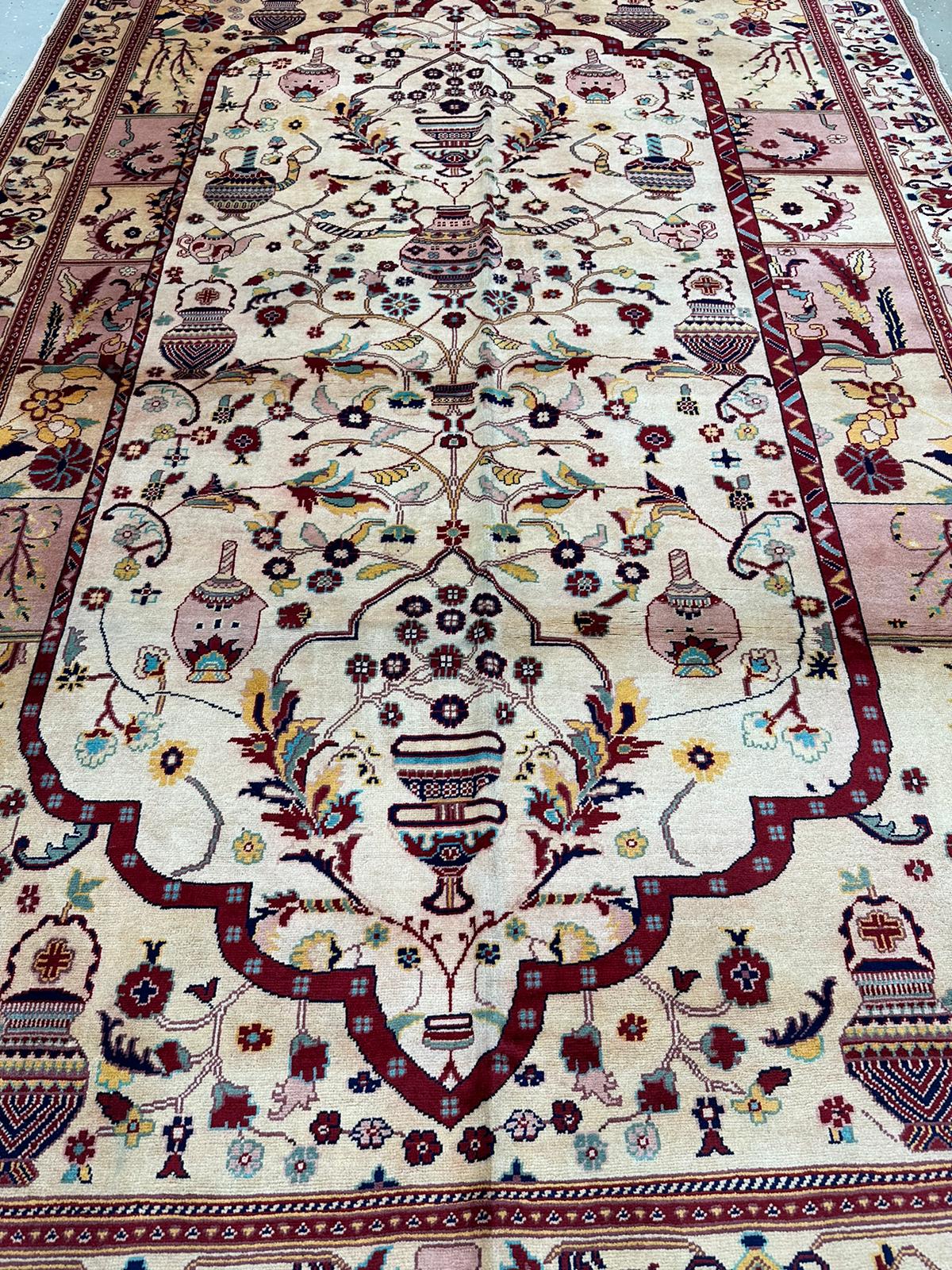 9'10'' x 6'8'' Fine Afghan Handmade Wool Rug