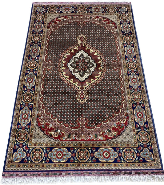 10'6.5'' x 6'7.5'' Fine Afghan Handmade Wool Rug