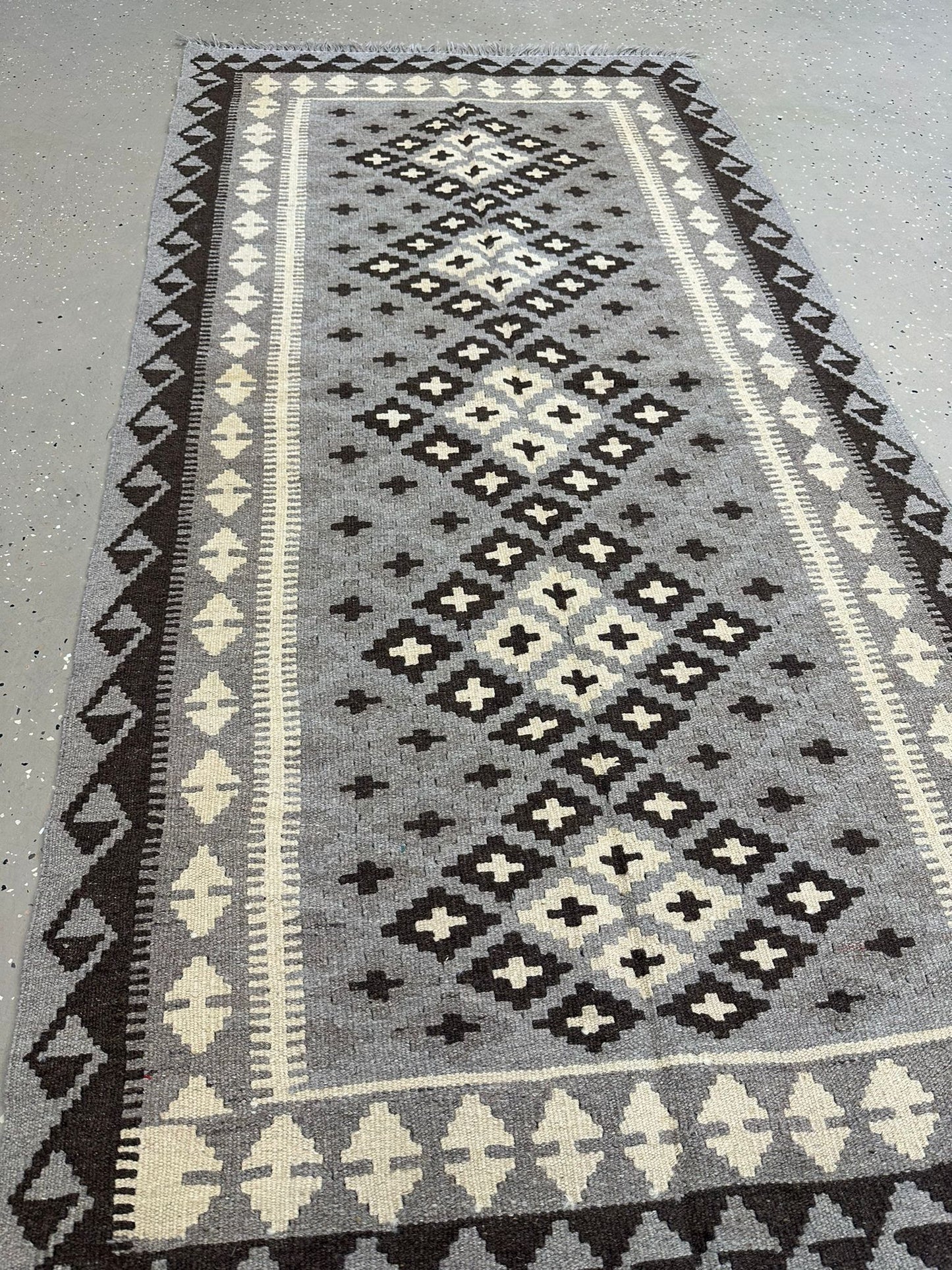 6'9'' x 3'5'' Afghan Kilim Handmade Rug